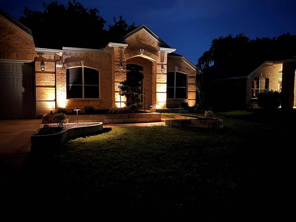 2204 Windcastle Drive, Mansfield, TX 76063