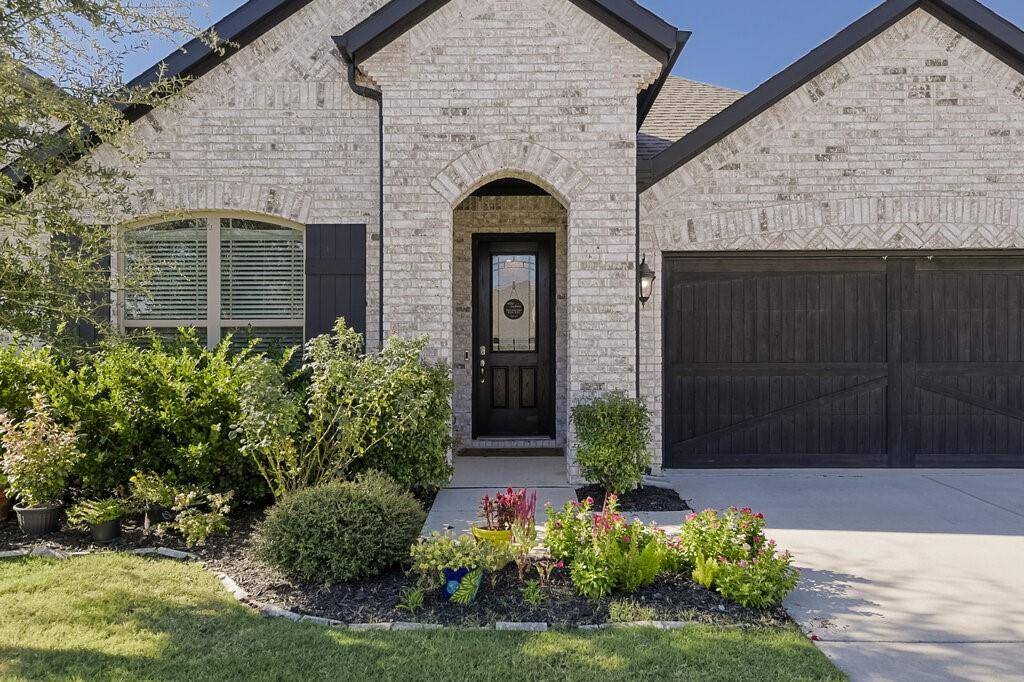 982 E Villas Court, Lewisville, TX 75067