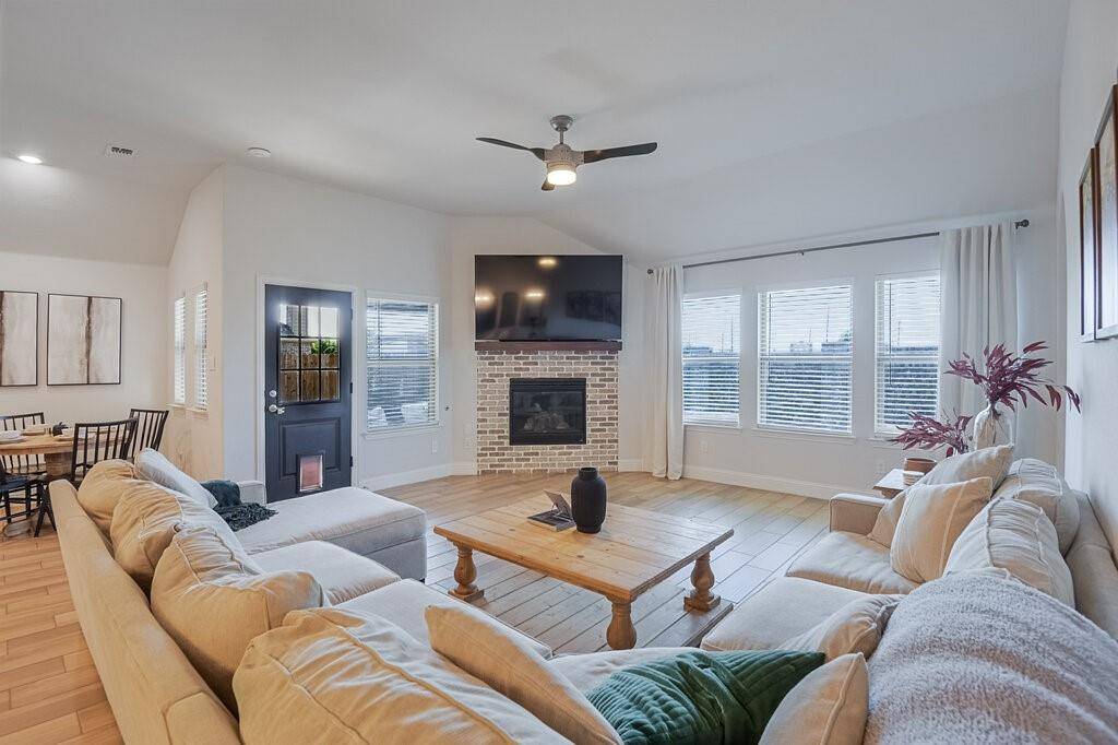 982 E Villas Court, Lewisville, TX 75067