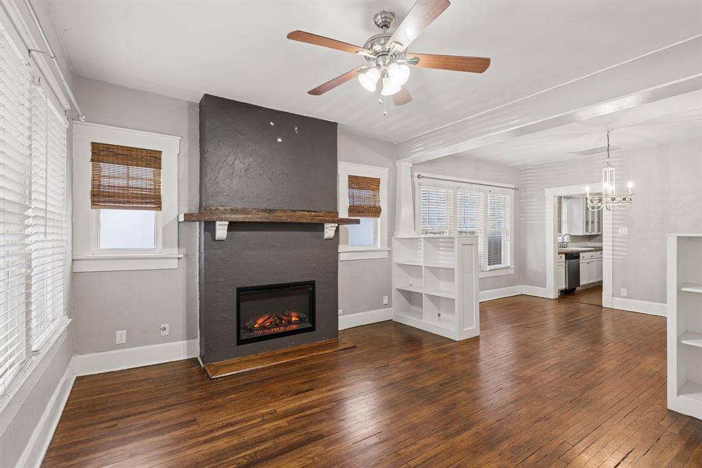 2111 Washington Avenue, Fort Worth, TX 76110