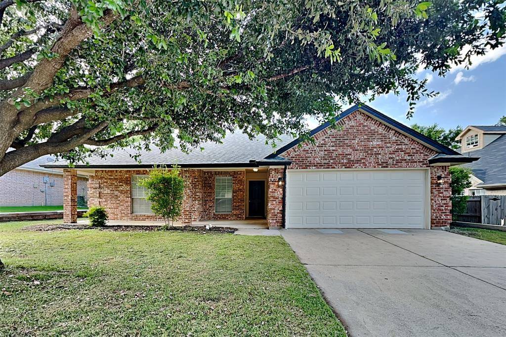 821 Willow Court, Saginaw, TX 76179