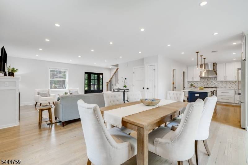 18 University Ave, Chatham Boro, NJ 07928
