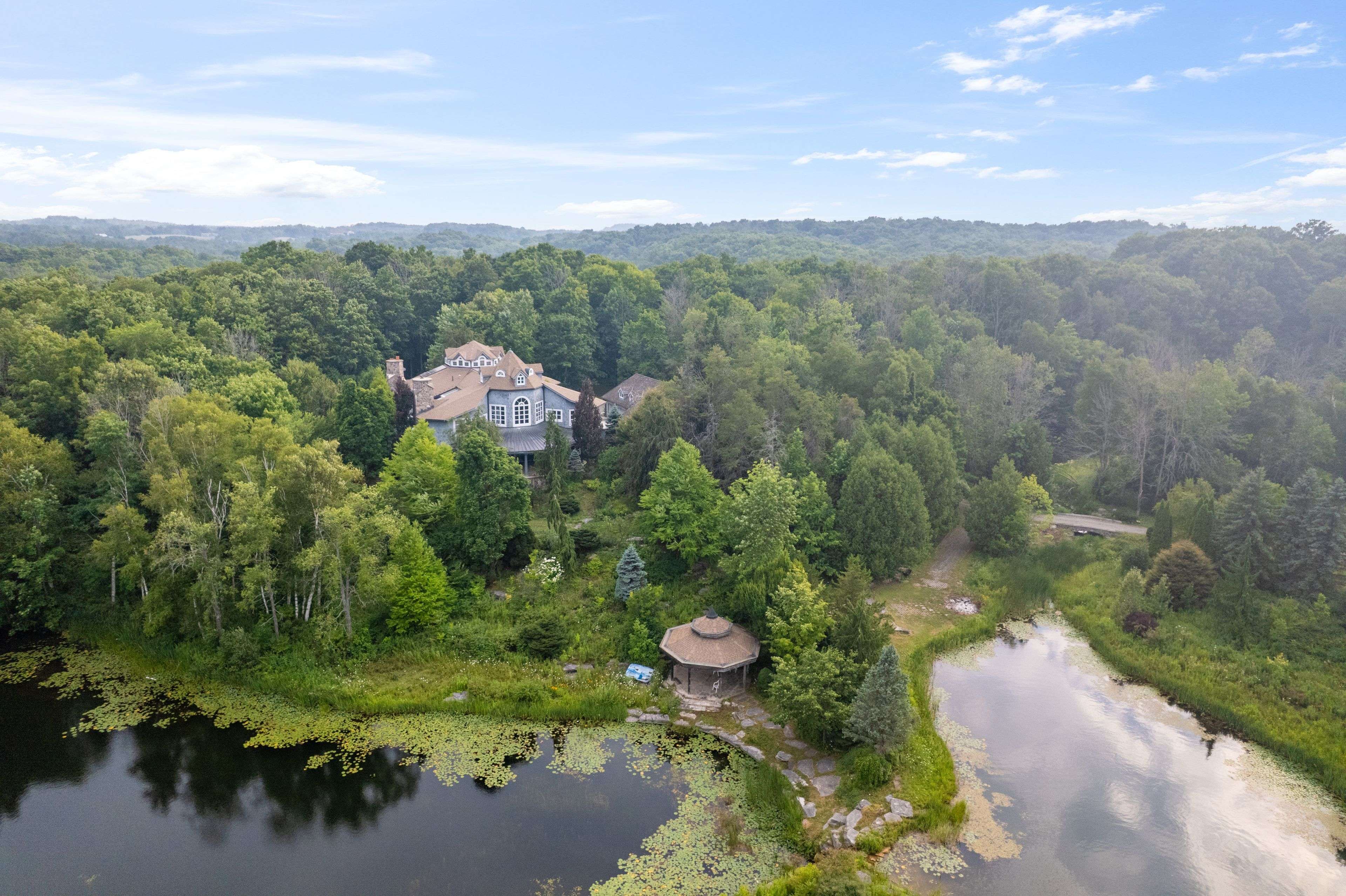 9 Flaherty LN, Caledon, ON L7K 2P2