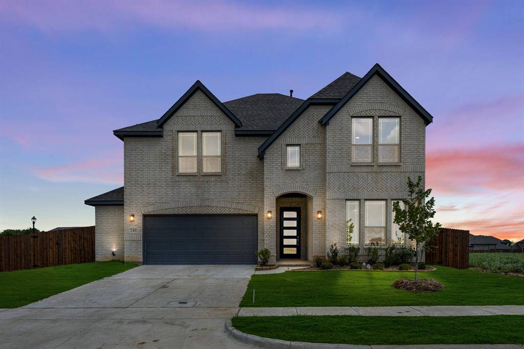 249 Fireberry Drive, Glenn Heights, TX 75154