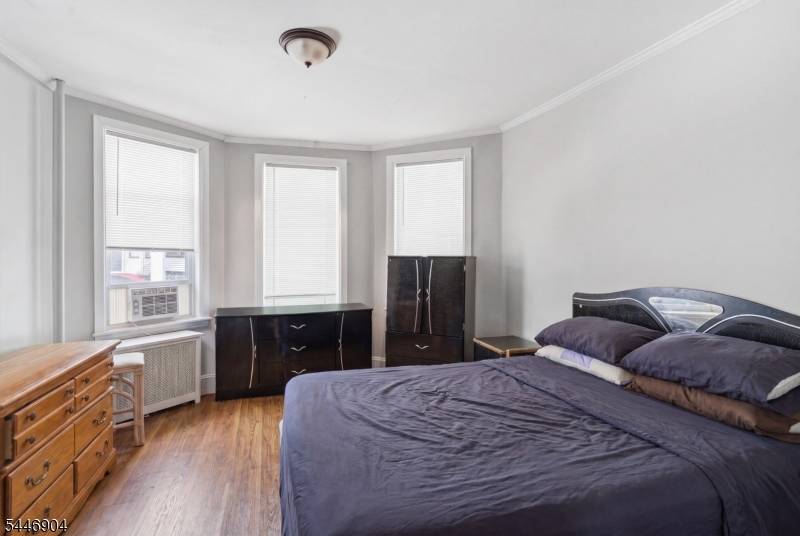 530 Norwood St, East Orange City, NJ 07018