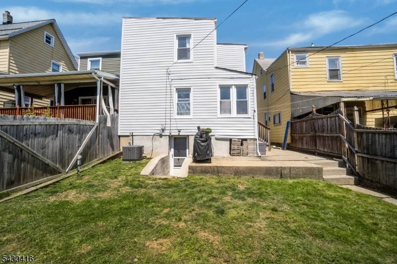 62 Lewis St, Phillipsburg Town, NJ 08865