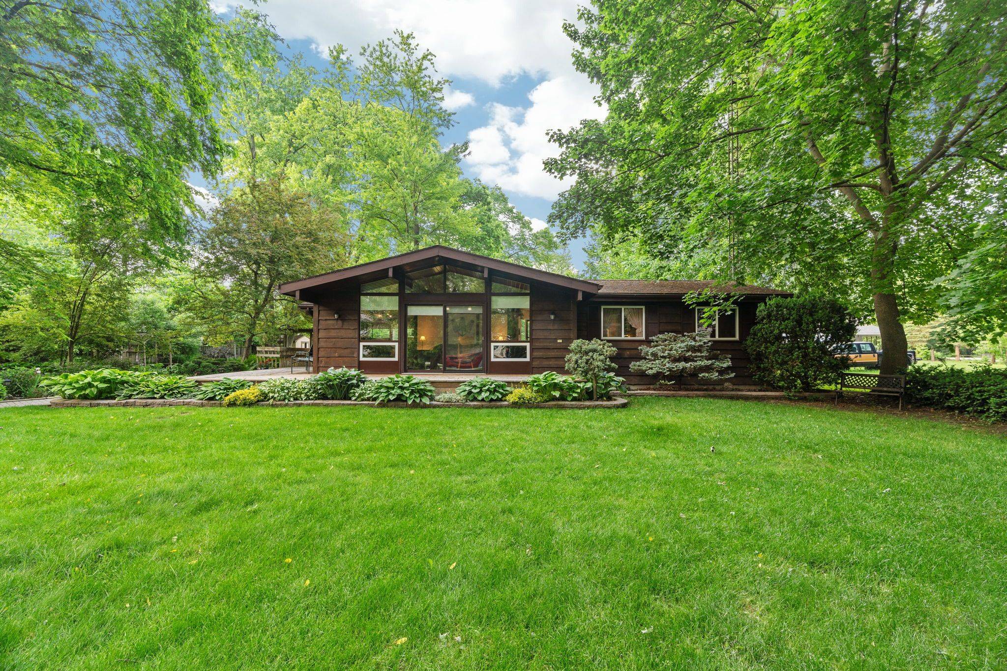 8452 Defore DR, Lambton Shores, ON N0M 1T0