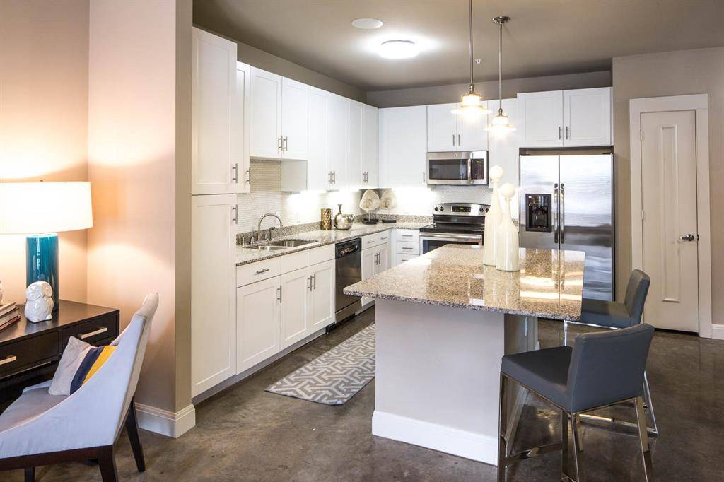 908 N Bishop Avenue #2-103, Dallas, TX 75208