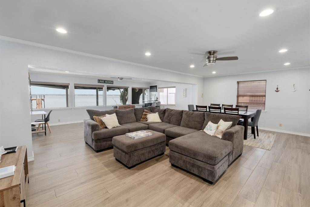 114 Harbor Drive, Gun Barrel City, TX 75156