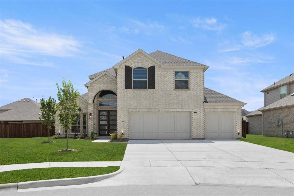 7035 Moss Lake Drive, Grand Prairie, TX 75054