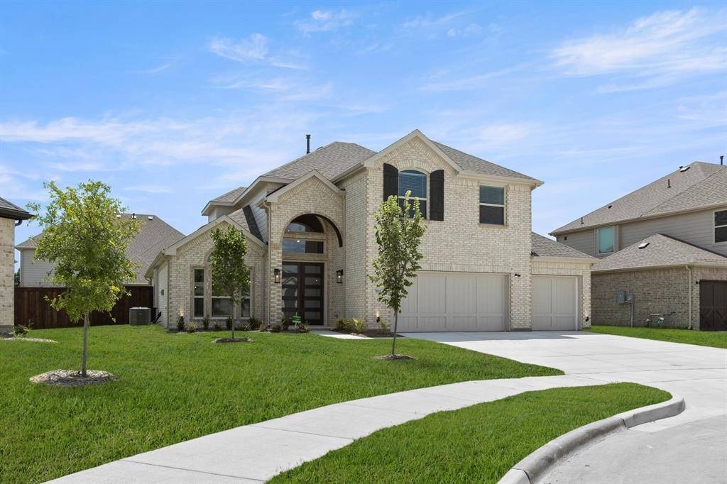 7035 Moss Lake Drive, Grand Prairie, TX 75054