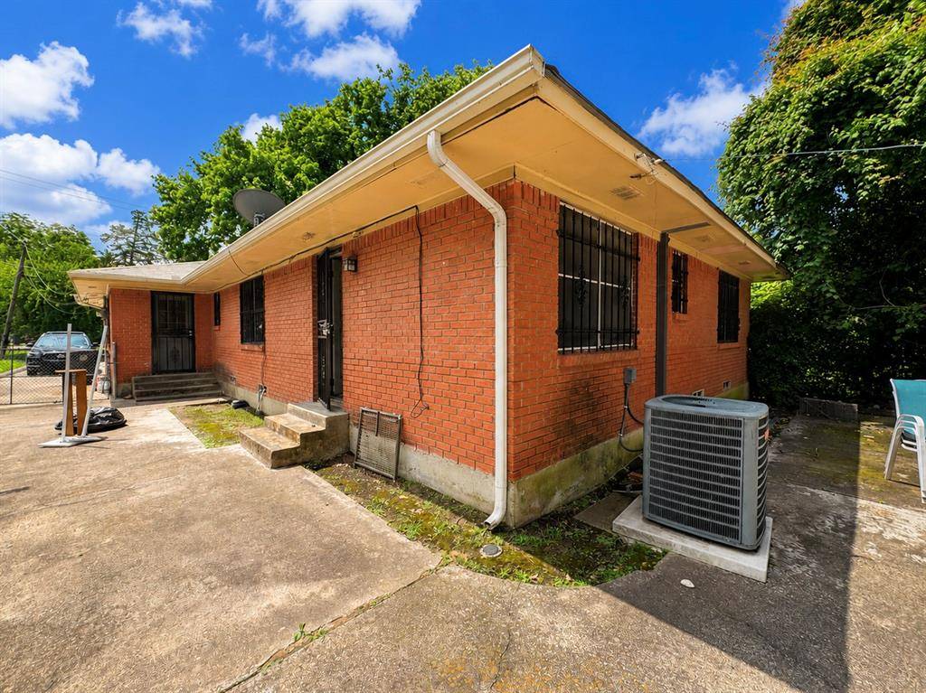 3023 Carpenter Avenue, Dallas, TX 75215