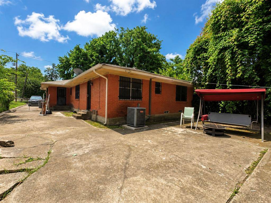 3023 Carpenter Avenue, Dallas, TX 75215