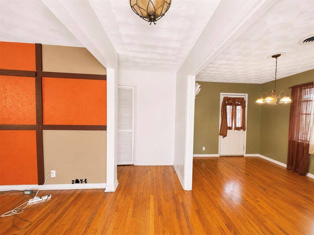 3023 Carpenter Avenue, Dallas, TX 75215