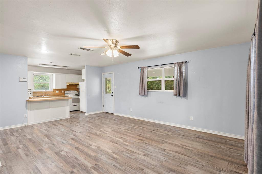 521 Hilltop Drive, Tool, TX 75143