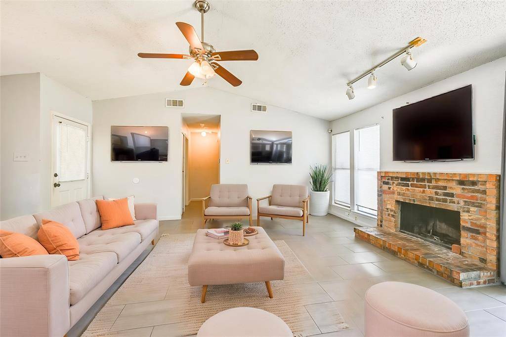1417 Caplin Drive, Arlington, TX 76018