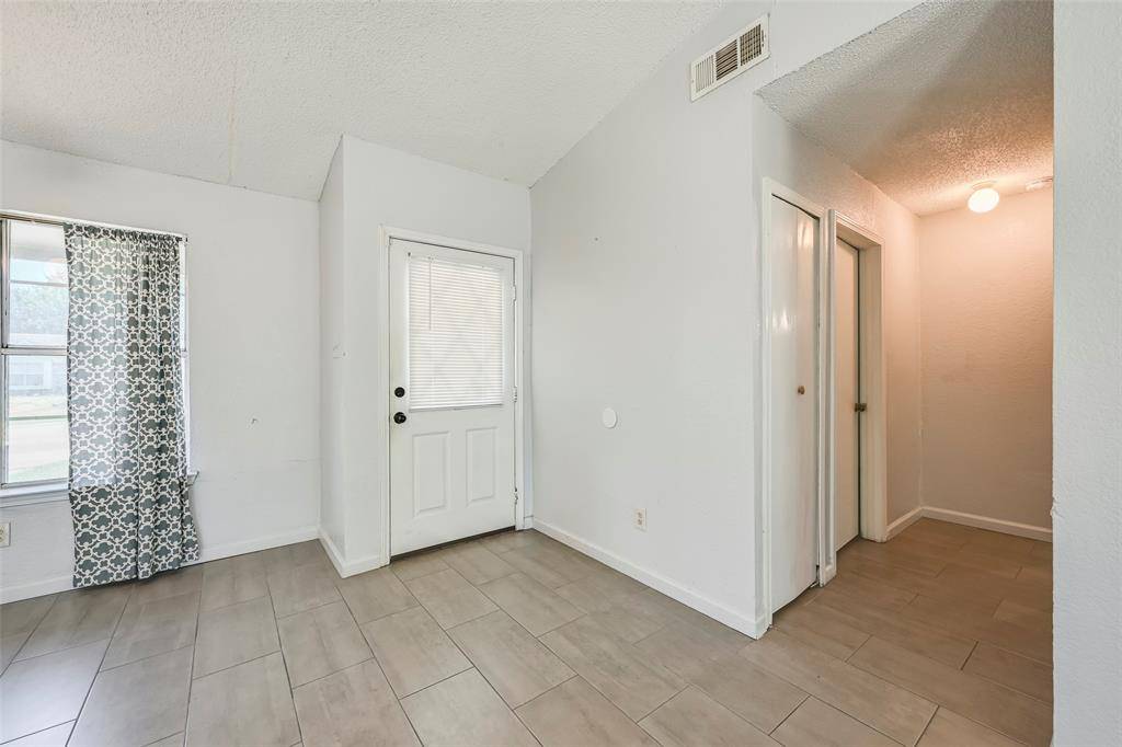 1417 Caplin Drive, Arlington, TX 76018