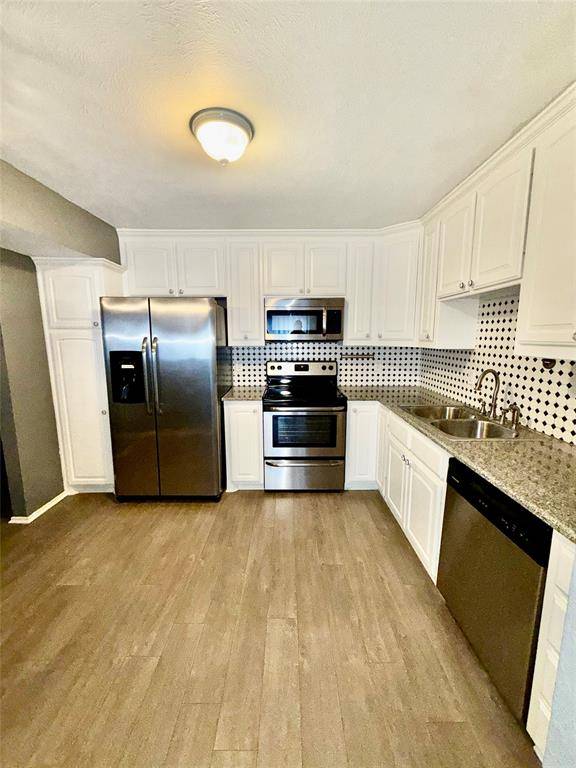 7855 Meadow Park Drive #B, Dallas, TX 75230