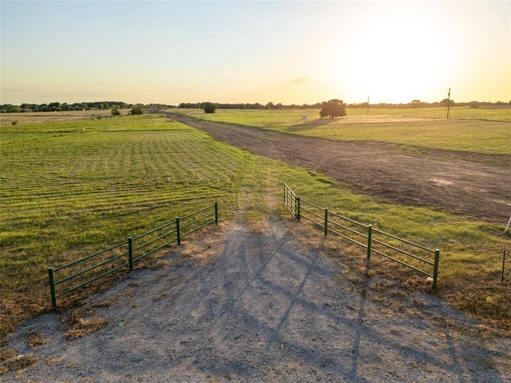 300 County Road 1475, Alvord, TX 76225