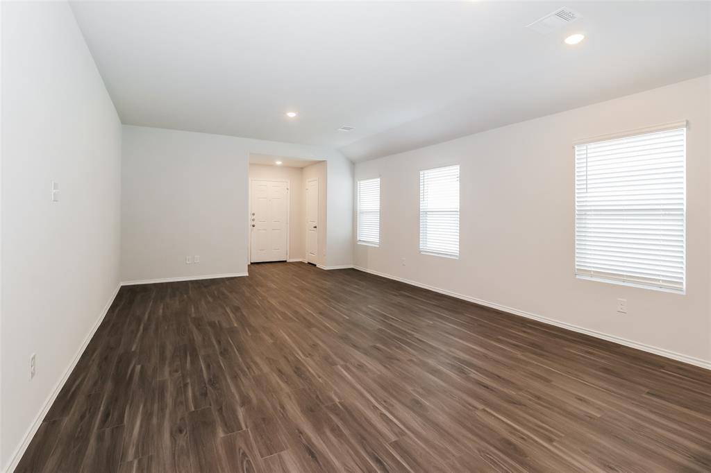 500 Woodhouse Way, Everman, TX 76140