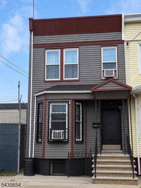 32 Emmet St, Newark City, NJ 07114