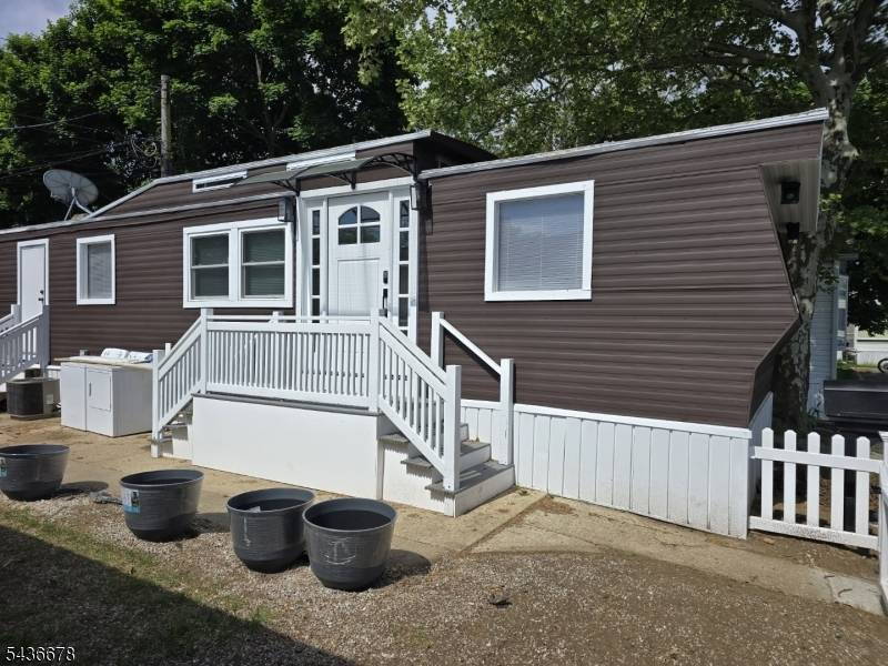 9 Monique Circle, Hazlet Twp., NJ 07730