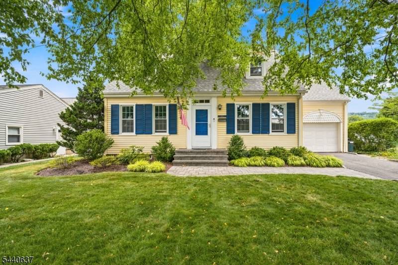 688 Greenbrook Rd, North Plainfield Boro, NJ 07063