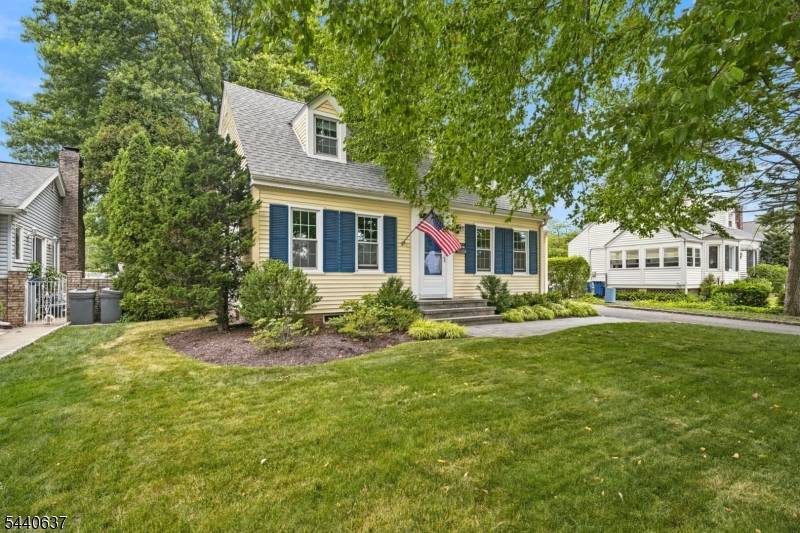688 Greenbrook Rd, North Plainfield Boro, NJ 07063