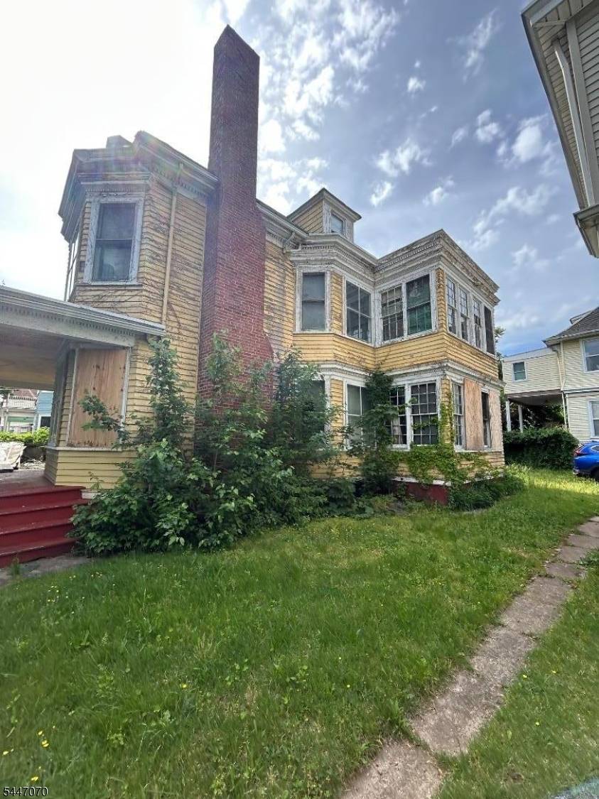 624 14Th Ave, Paterson City, NJ 07504