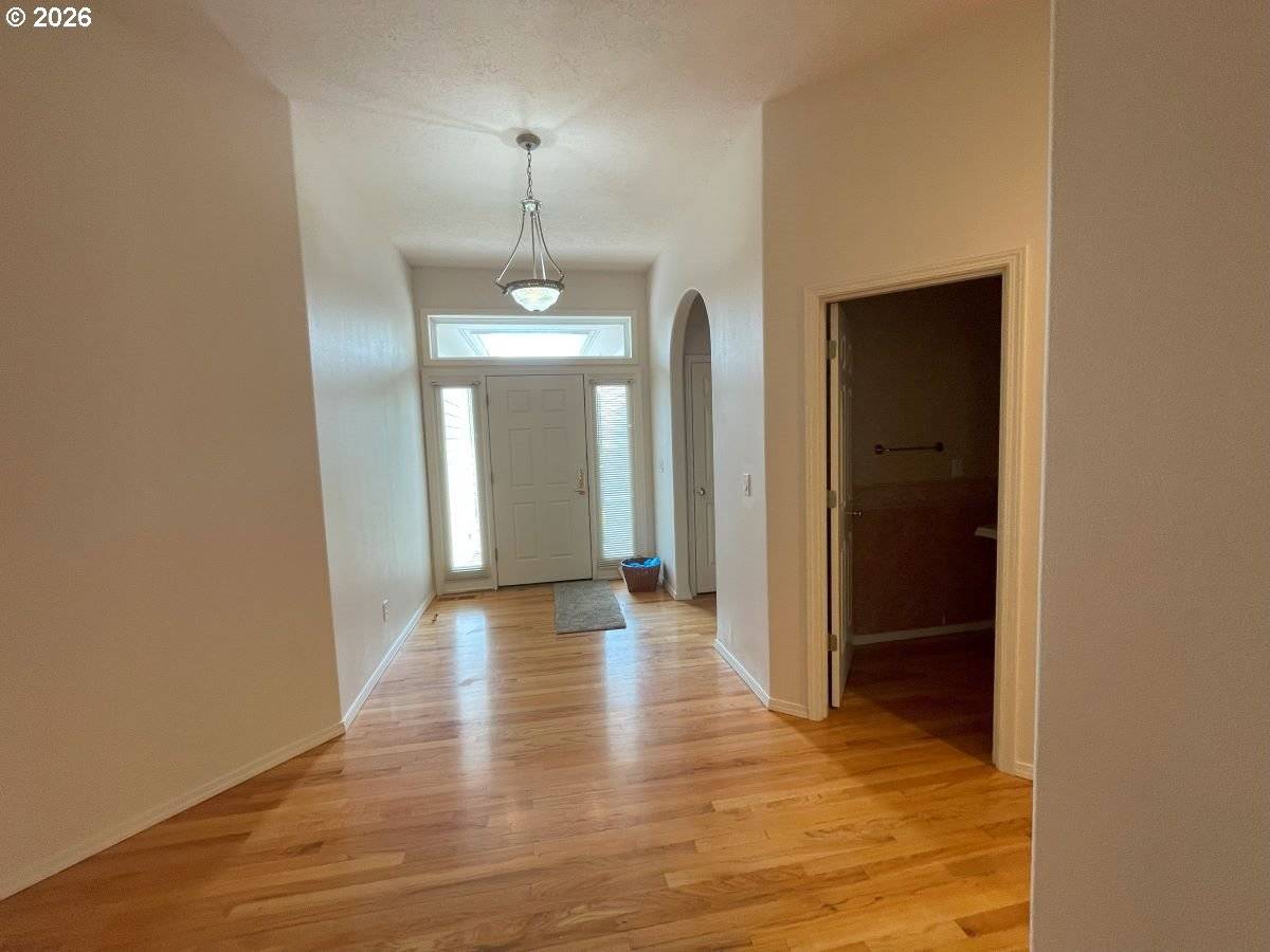2067 ALEX AVE SE, Salem, OR 97302