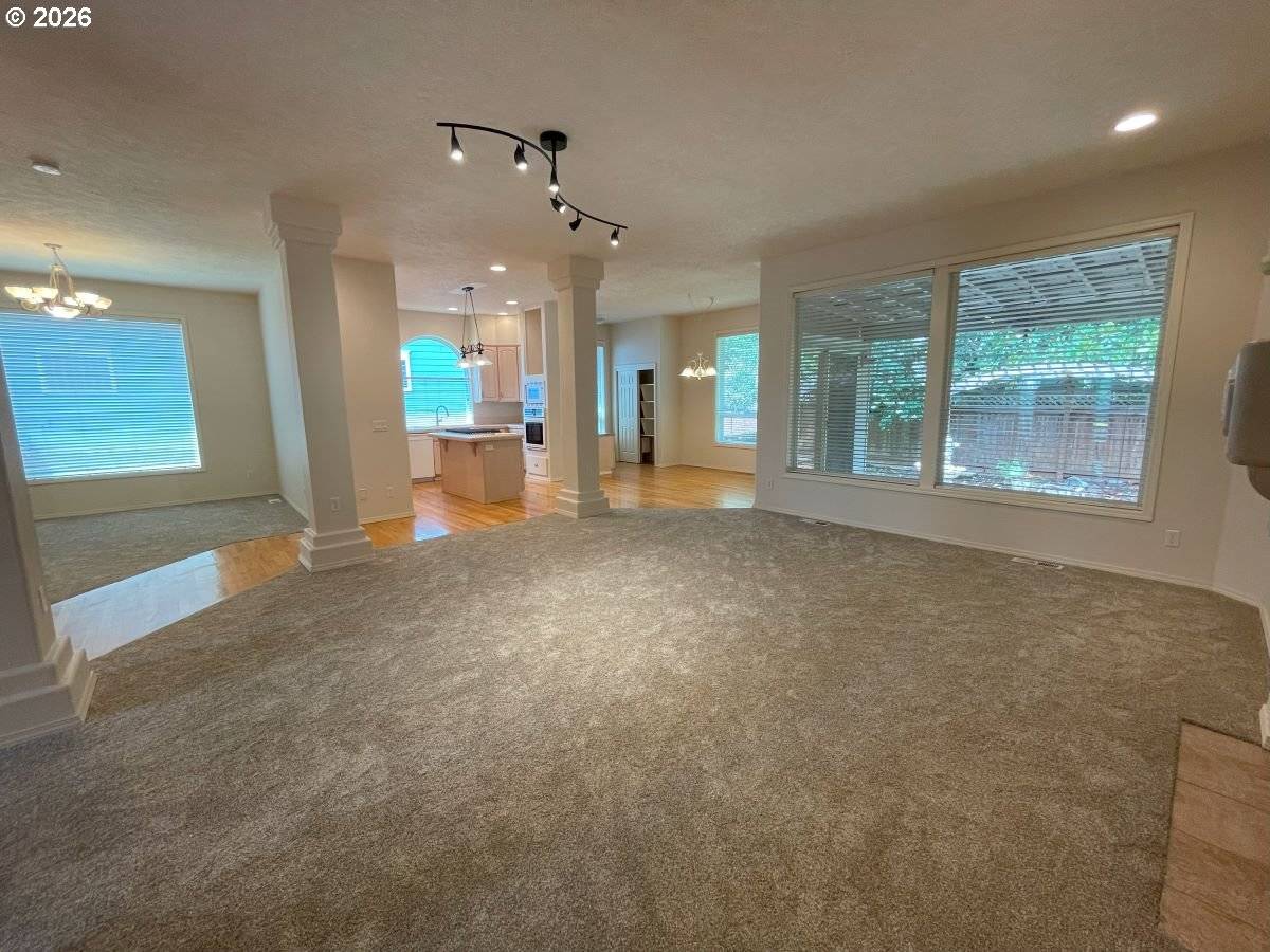 2067 ALEX AVE SE, Salem, OR 97302
