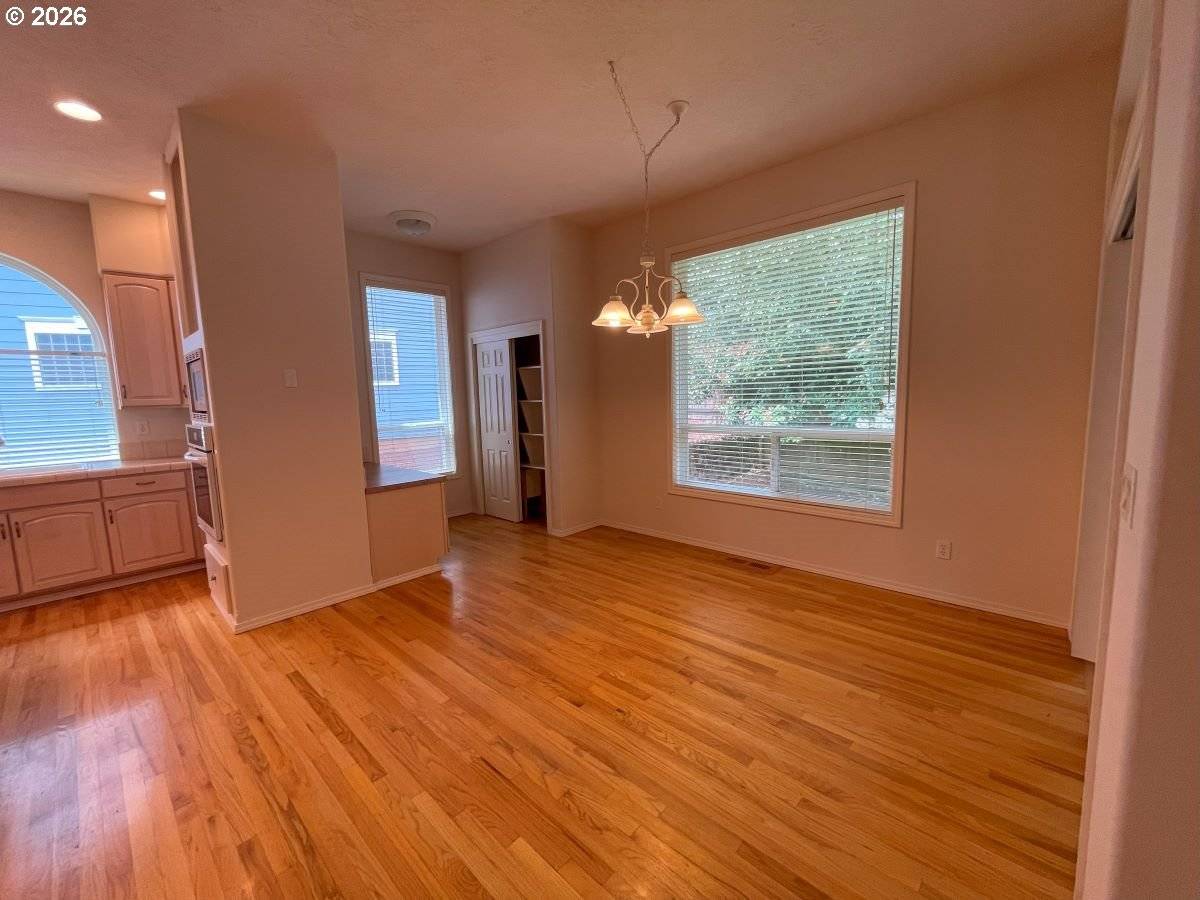 2067 ALEX AVE SE, Salem, OR 97302