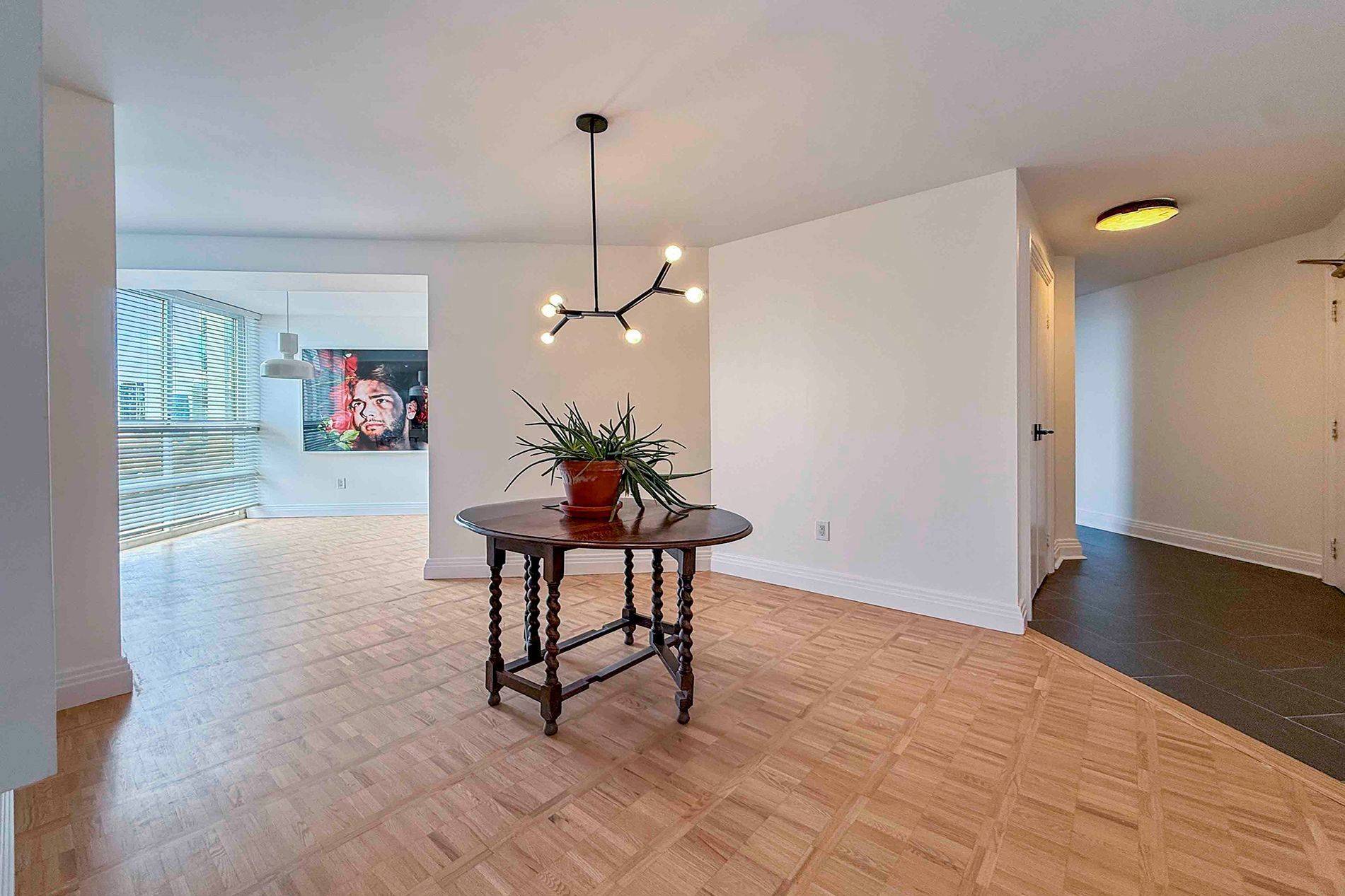 3650 Kaneff CRES #2804, Mississauga, ON L5A 4A1