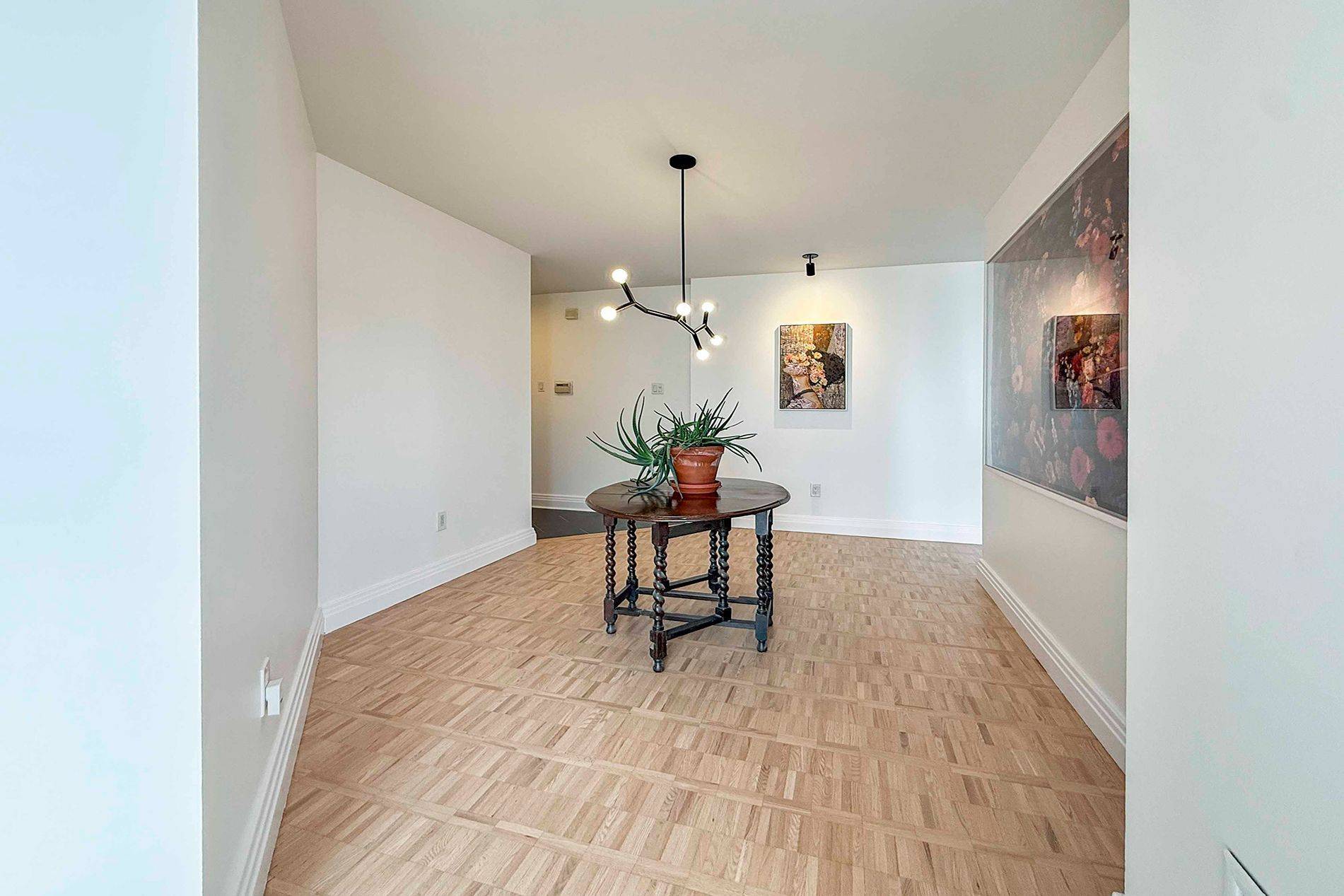 3650 Kaneff CRES #2804, Mississauga, ON L5A 4A1