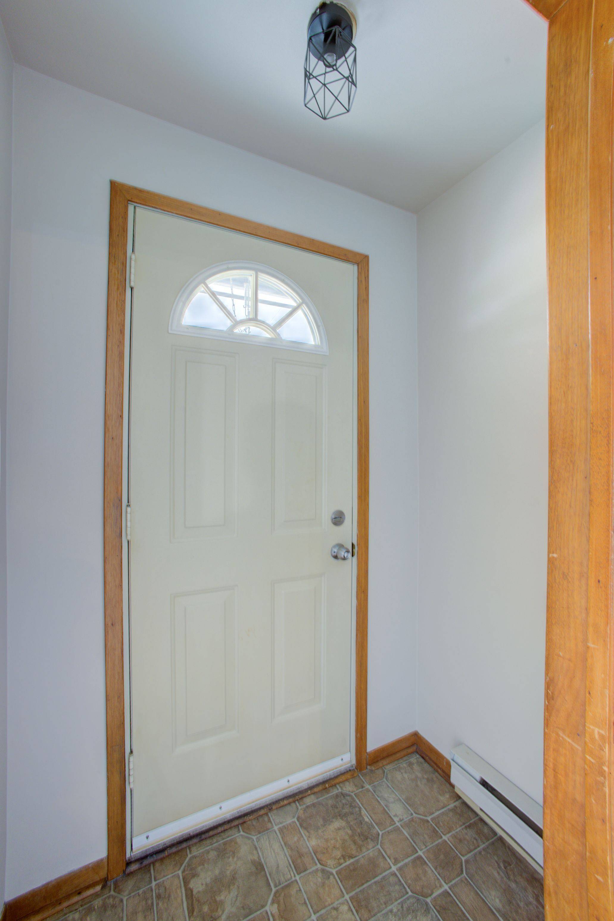 9 Duke ST, Wellington North, ON N0G 1A0