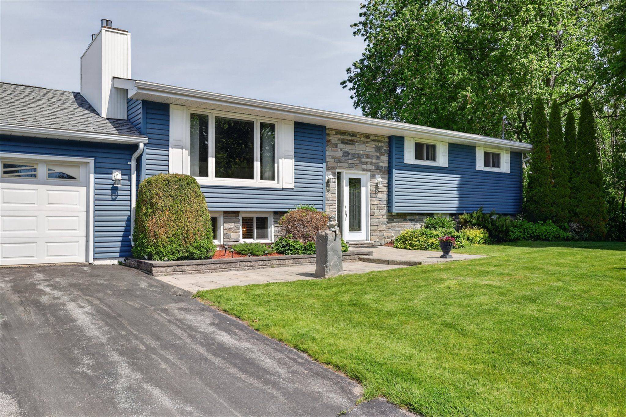 1190 Nuforest DR, Selwyn, ON K0L 1T0