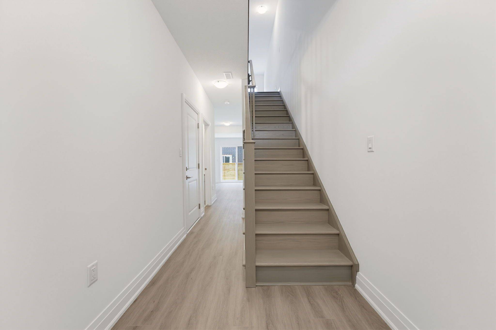 10 CLEAR VALLEY LN, Hamilton, ON L0R 1W0