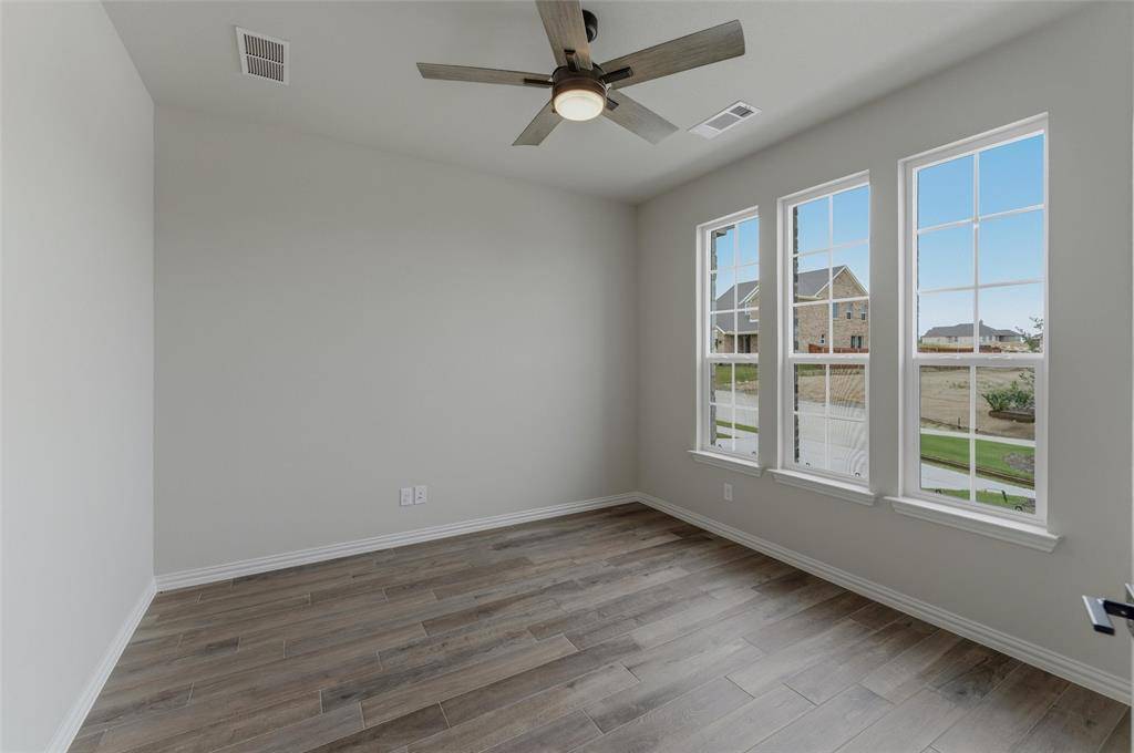 545 Waterford Park Boulevard, Weatherford, TX 76087
