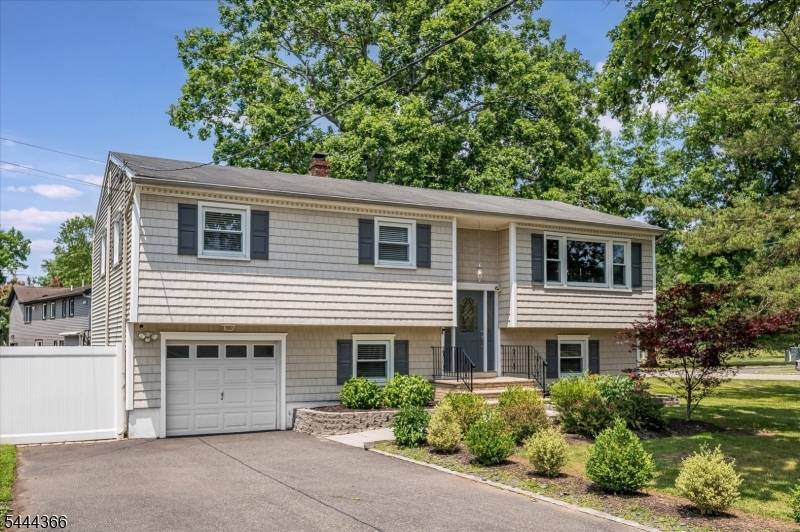 444 River Rd, East Hanover Twp., NJ 07936