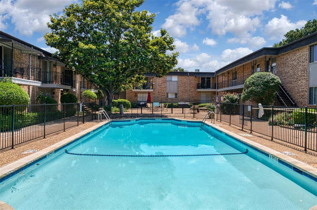 10252 REGAL OAKS Drive #B, Dallas, TX 75230