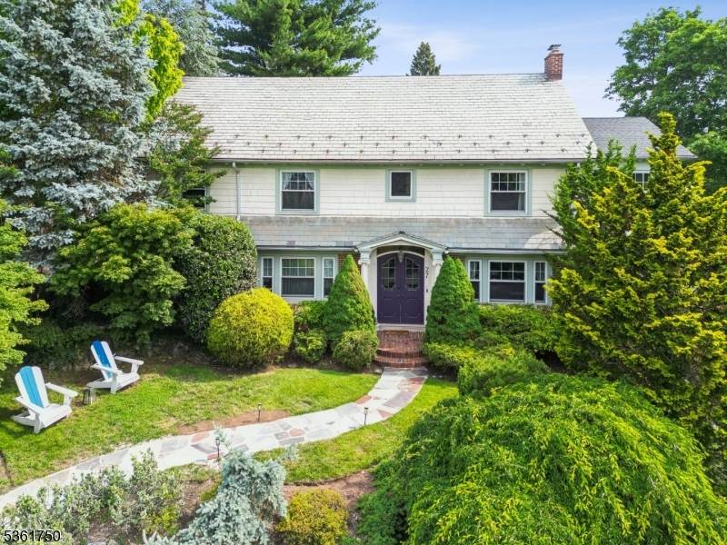 27 Fairway Dr, West Orange Twp., NJ 07052