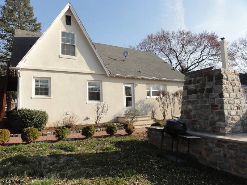 45 Lakeside Drive, NORTH, Piscataway Twp., NJ 08854