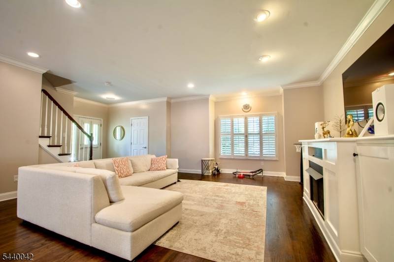 199 D Amboy Ave #199D, Metuchen Boro, NJ 08840
