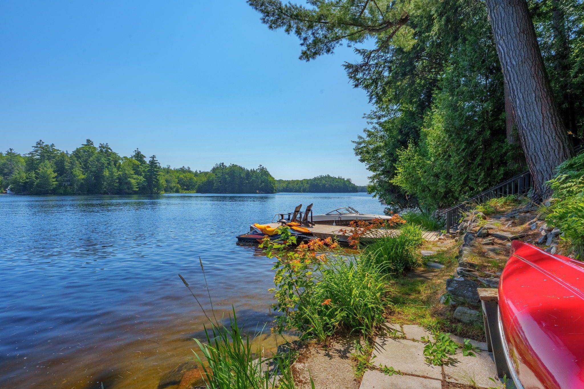 1075 Hallett RD, Muskoka Lakes, ON P0C 1H0