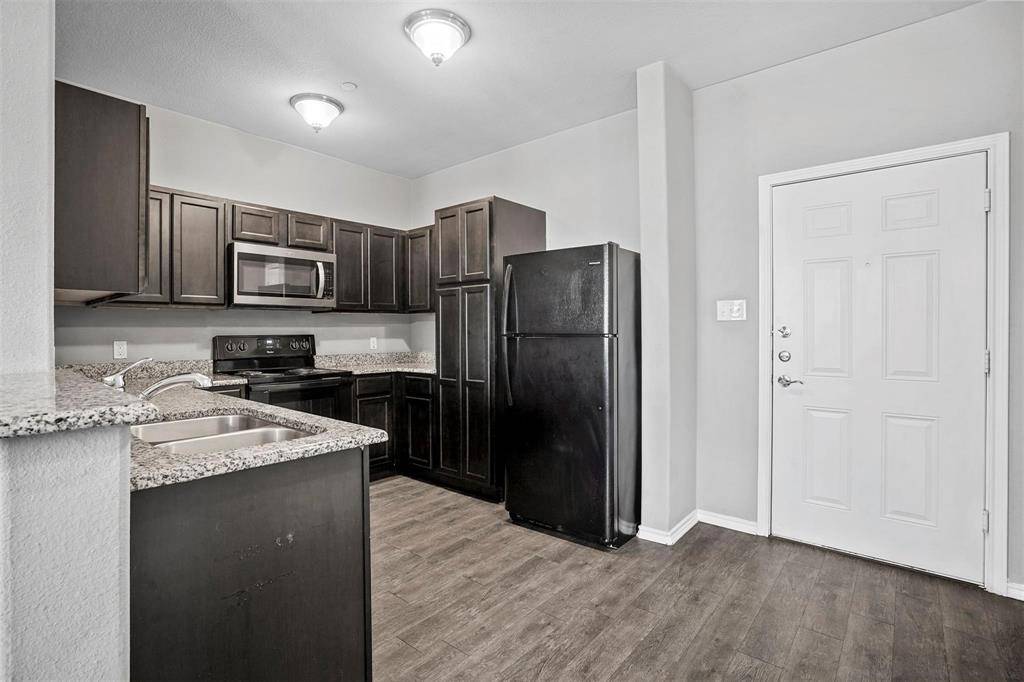 612 Meadow View Court #101, Denton, TX 76207