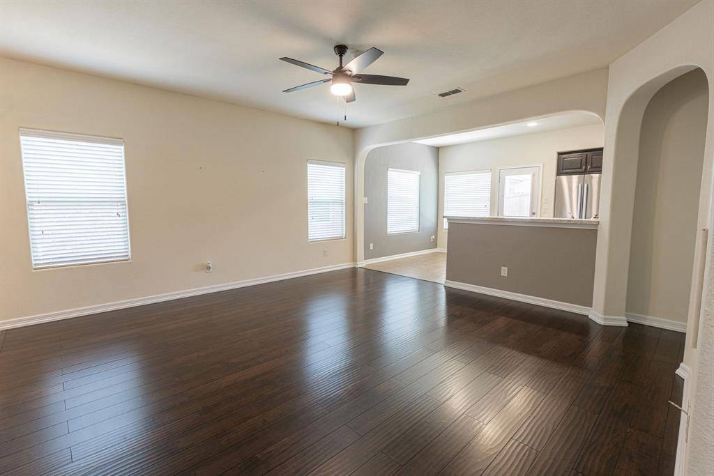 4833 Elkhart Drive, Fort Worth, TX 76036