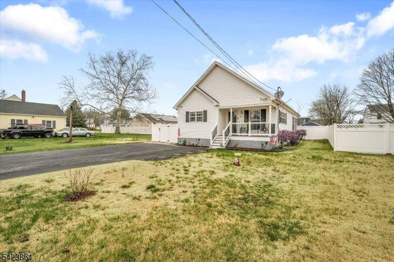 111 N Laurel St, Buena Boro, NJ 08326