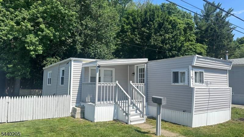7 5th St., Wayne Twp., NJ 07470