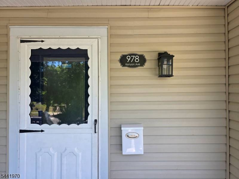 978 Kenyon Ave, Plainfield City, NJ 07060