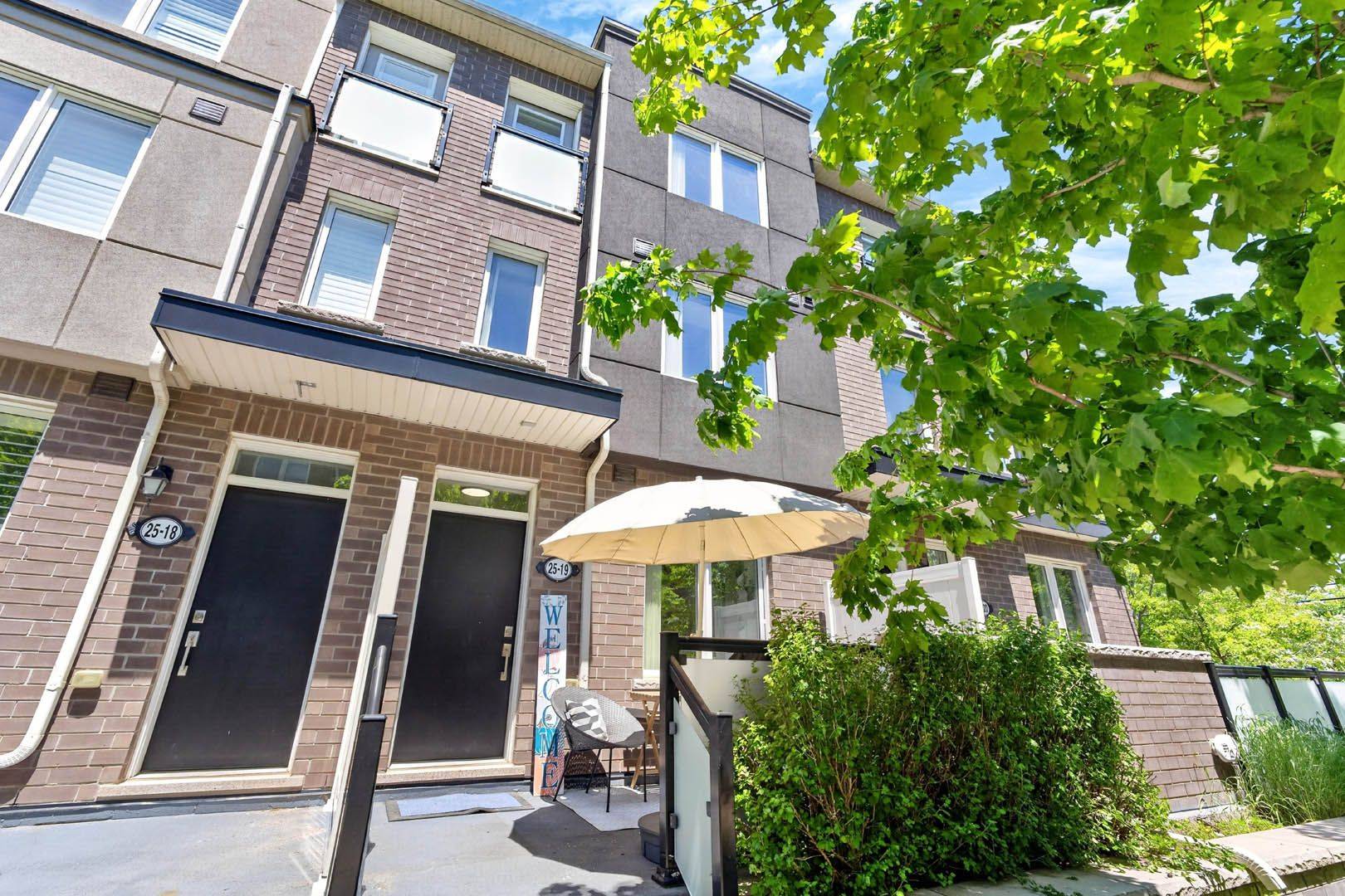 25 Heron Park PL #19, Toronto E10, ON M1E 0B8